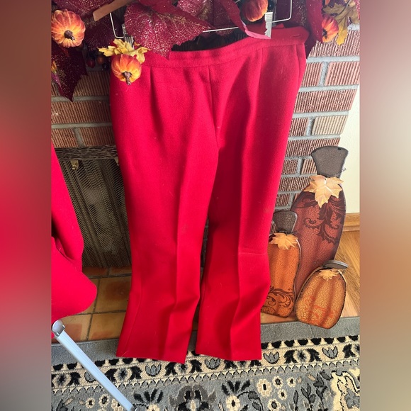 RED VINTAGE VIRGIN WOOL PANTSUIT - Picture 6 of 16